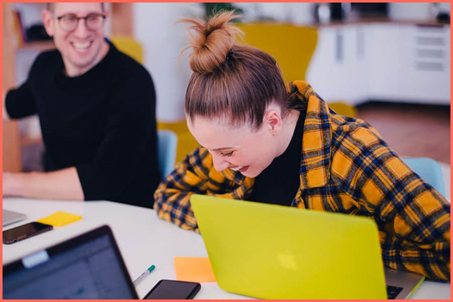 Avec qui peut travailler le consultant SEO, SMO ?