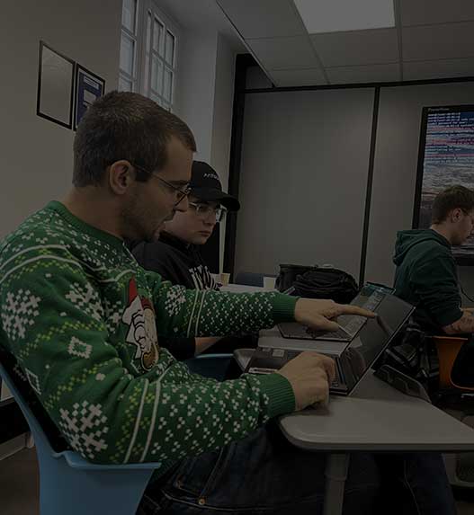 Experts passionnés par l'informatique