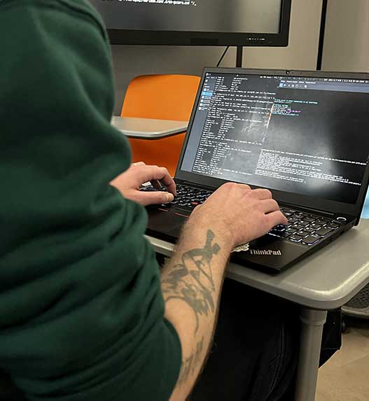 étudiant en challenge informatique